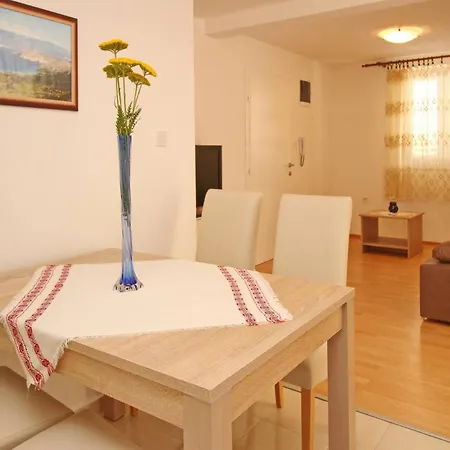 Guest house Vasilic-cugalj-smokvina Baska (Krk)