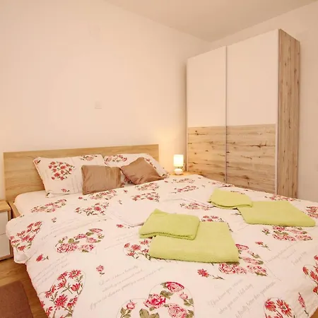 Vasilic-cugalj-smokvina Guest house Baska (Krk)